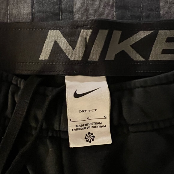 Nike Dry Fit Joggers - Picture 2 of 2
